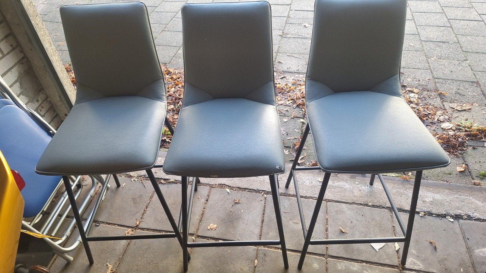 3 draaibare barkrukken XOOON groen leer, Ophalen, Gebruikt, 60 tot 90 cm, 3 krukken