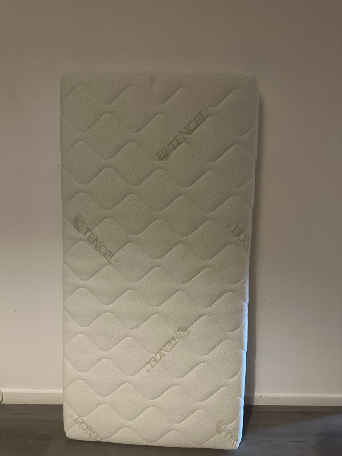 Matras en topper voor ledikant - Zo goed als nieuw, Kinderen en Baby's, Ophalen, Zo goed als nieuw, Ledikant