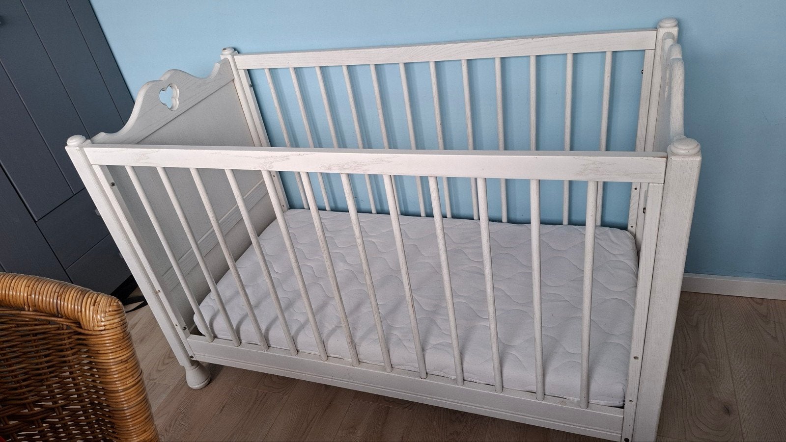 Kinder/peuterbedje met matras, beddengoed en aankleedkussen, Ophalen, Gebruikt, Minder dan 140 cm, Matras