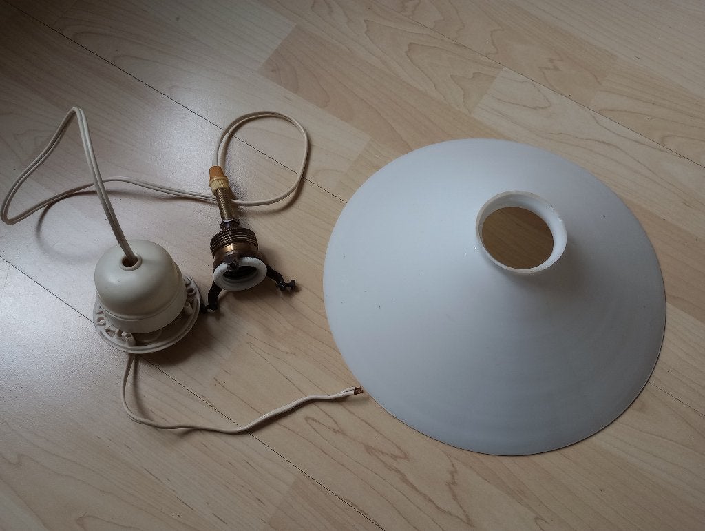 Vintage hanglamp met witte glazen kap, Antiek en Kunst, Antiek | Lampen, Ophalen