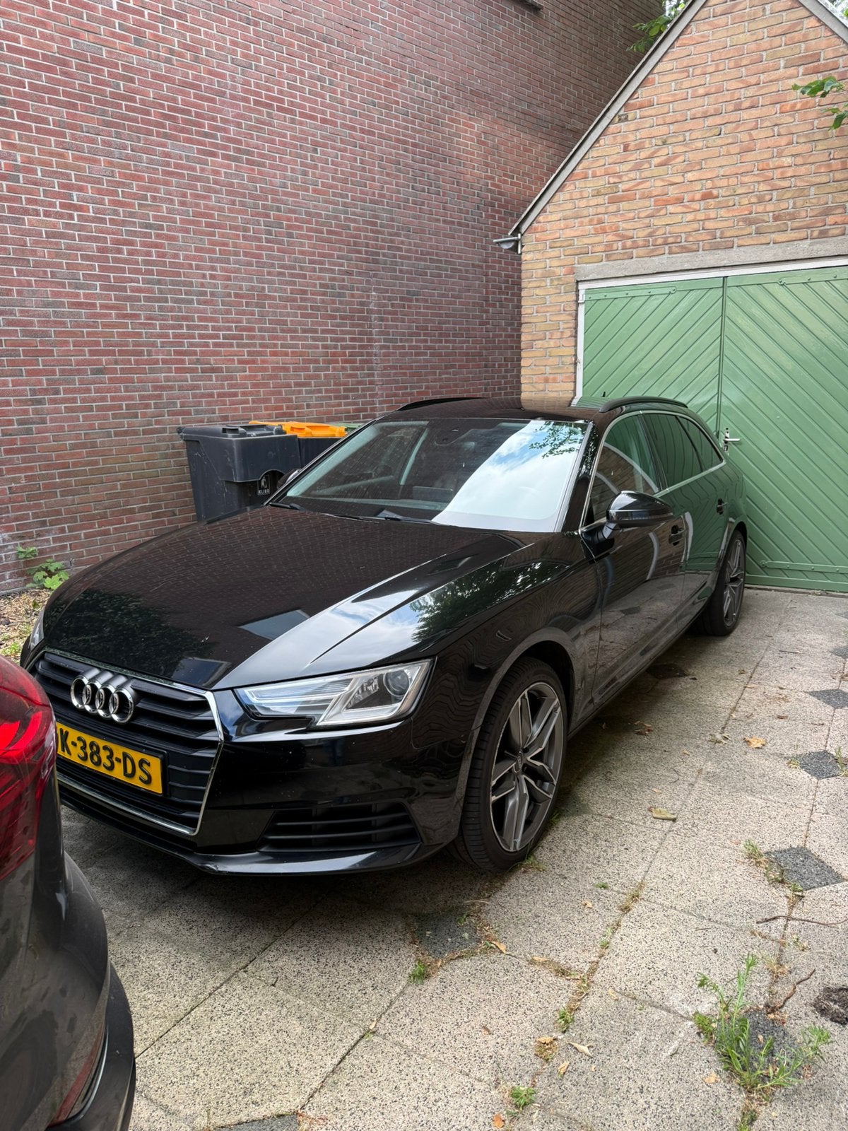 Audi A4 2.0 tdi 190pk aut 2016 Zwart, Auto's, Audi, Euro 6, A4, Zwart, Leder