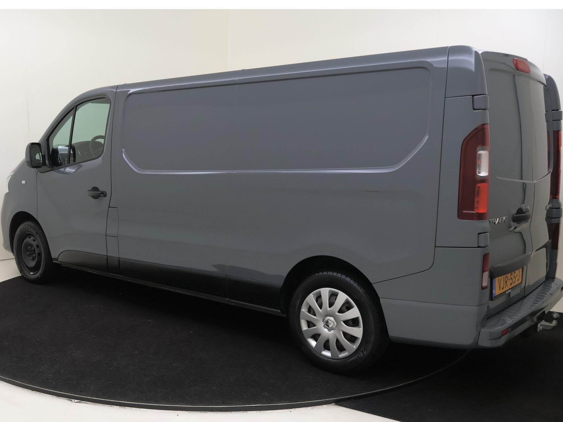 Renault Trafic 2.0 dCi 120 T29 L2H1 Work Edition | Airco | C, Voorwielaandrijving, Stof, Gebruikt, Euro 6