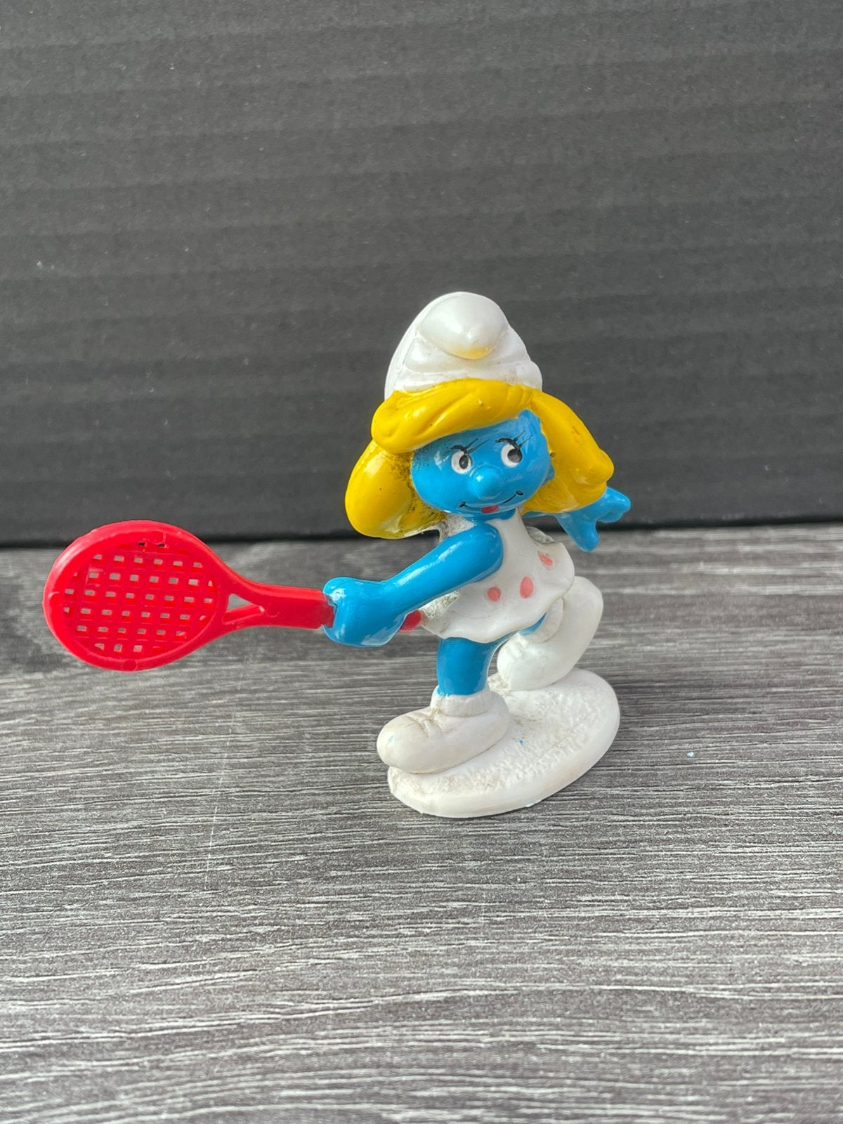 Smurfin met tennisracket - Vintage Smurfen figuur, Verzamelen, Smurfen, Ophalen of Verzenden, Gebruikt, Smurfin, Poppetje, Figuurtje of Knuffel