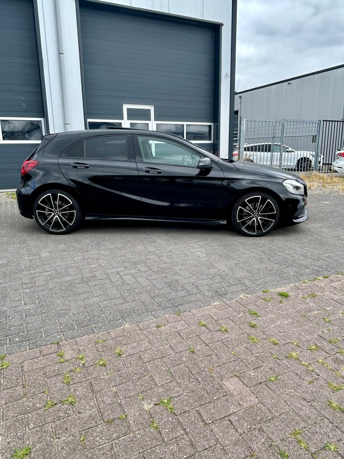 Foto 5 van Mercedes-Benz A-Klasse A220 d 177pk 7G-DCT 2017 Zwart