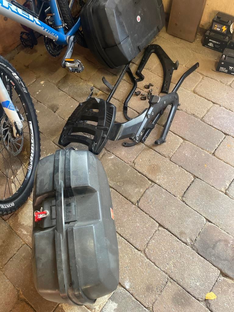 Kawasaki GPZ 1100 1997 zijkoffers met beugel - 36 liter, Ophalen, Gebruikt