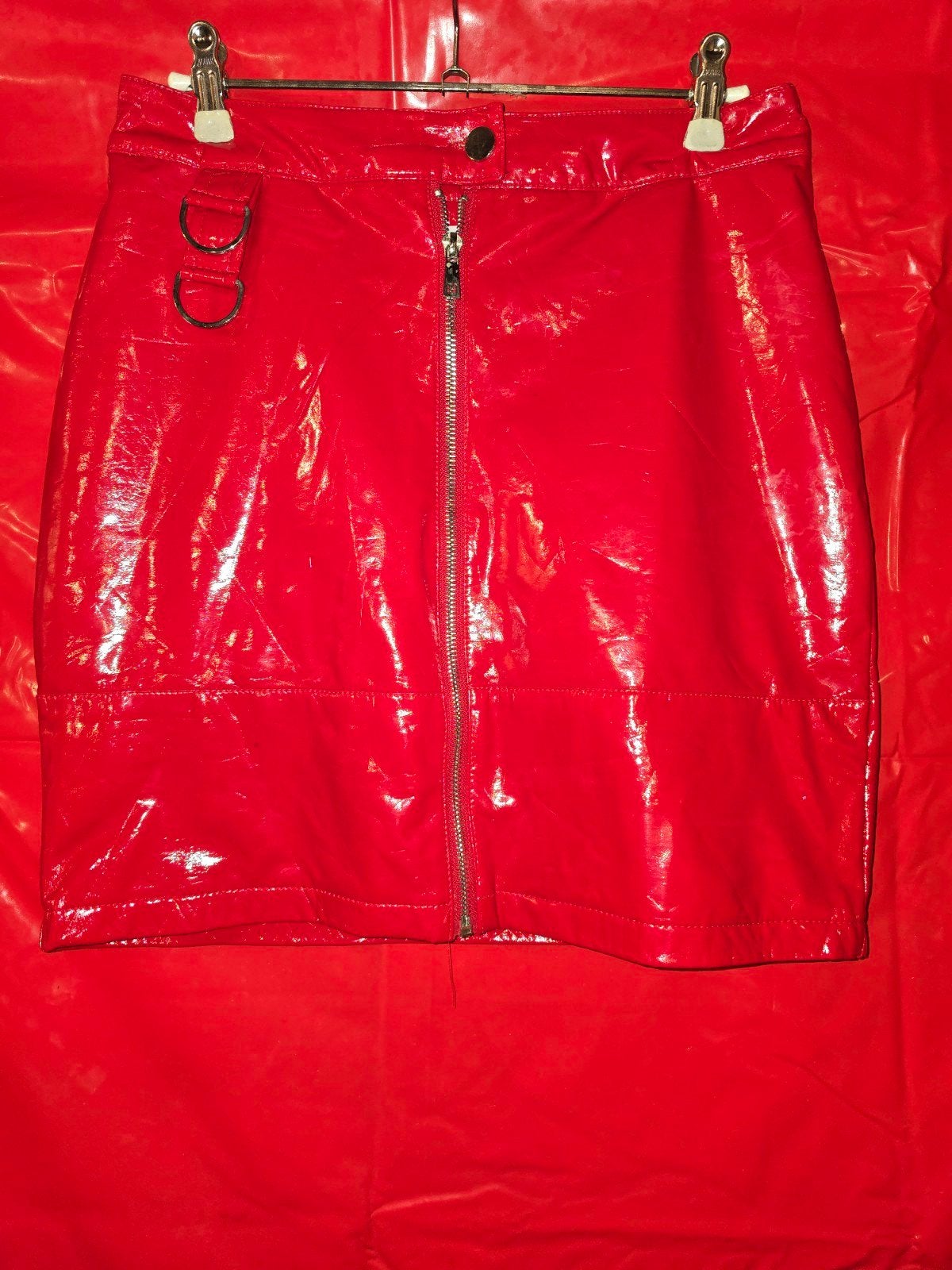 Rode lakleren minirok met rits, Kleding | Dames, Ophalen of Verzenden, Maat 36 (S), Boven de knie, Rood
