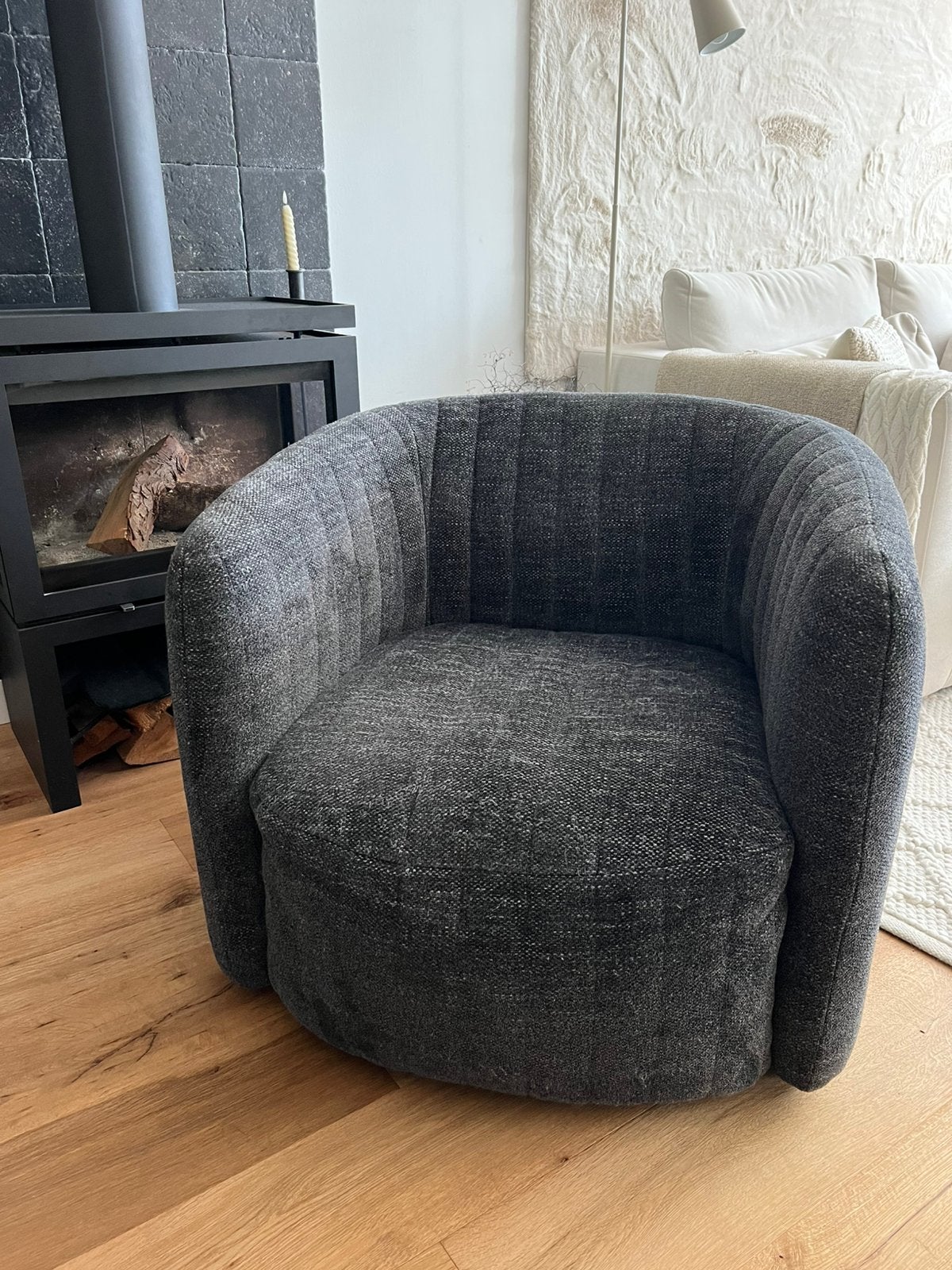 Hele mooie en fijne stoel fauteuil in zwart grijze stof, Huis en Inrichting, Ophalen, Hoffz landelijk, 75 tot 100 cm, Zo goed als nieuw