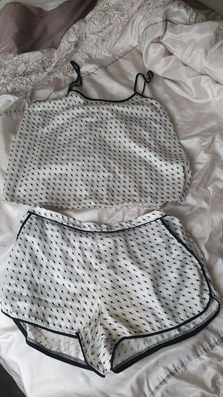 Satijn slaap setje, Kleding | Dames, Pyjama's, Ophalen of Verzenden, Zo goed als nieuw