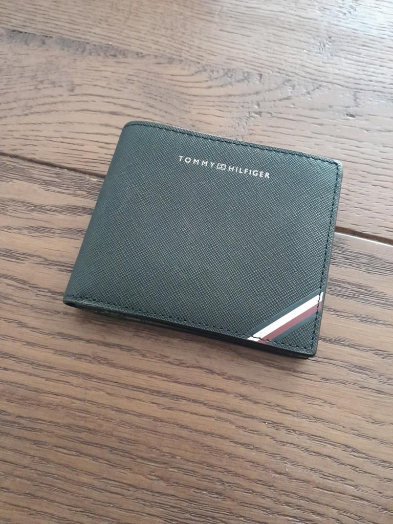 Tommy Hilfiger Portemonnee - Zwart met streepdetails, Verzenden, Zo goed als nieuw, Zwart, Overige merken