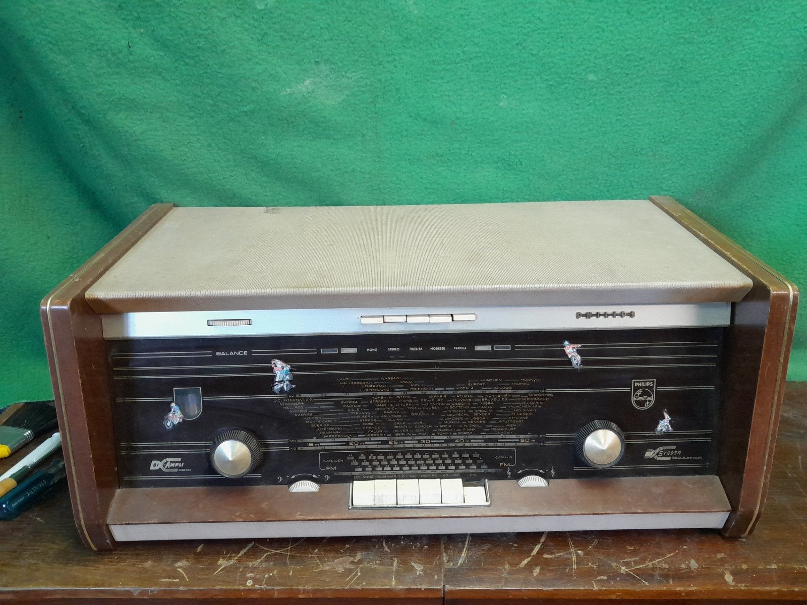 Philips B6X94A buizenradio, Ophalen