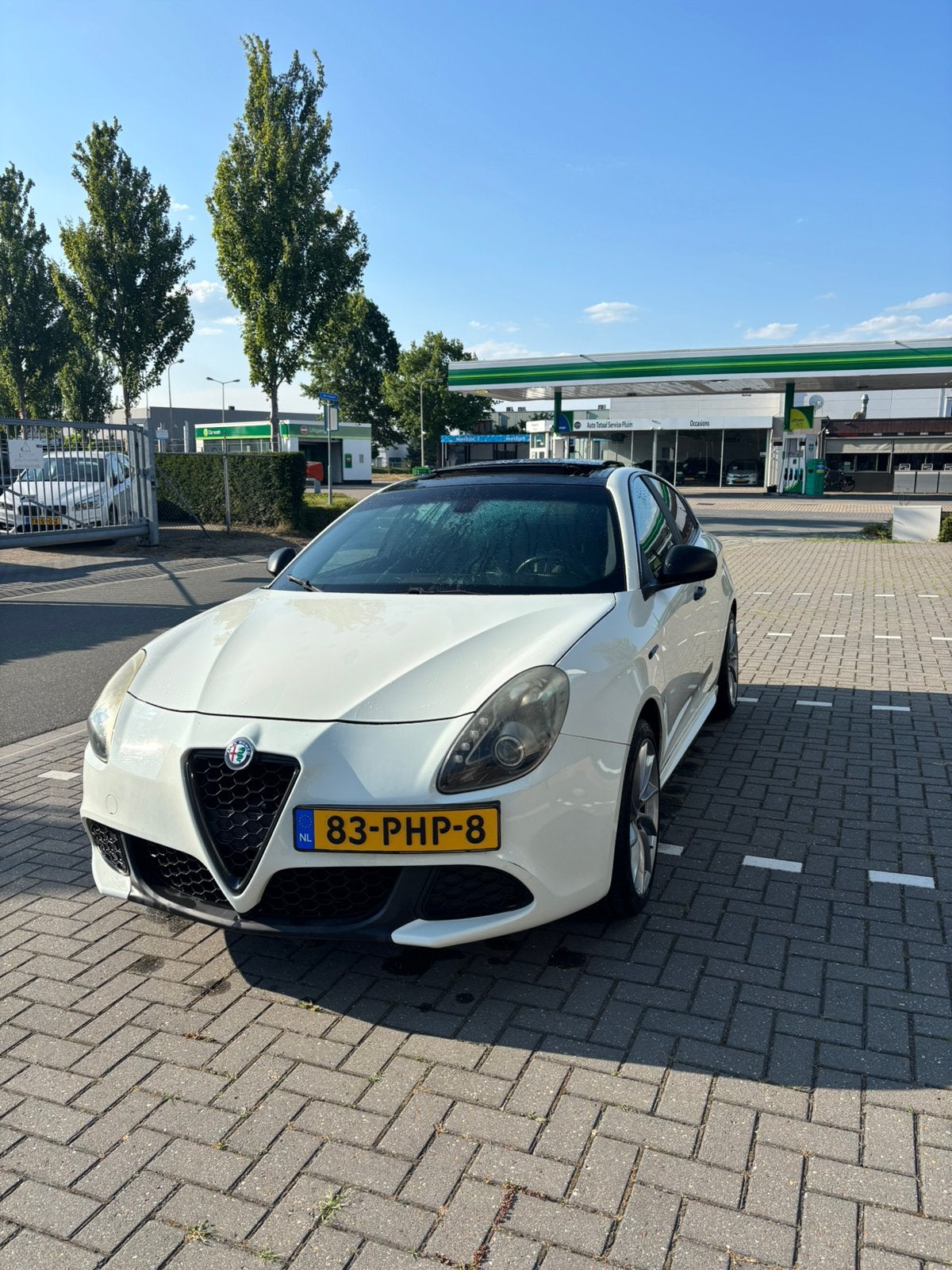 Alfa Romeo Giulietta 1.4 Turbo Multi AIR 2011 Wit, Voorwielaandrijving, Start-stop-systeem, Zwart, 4 cilinders