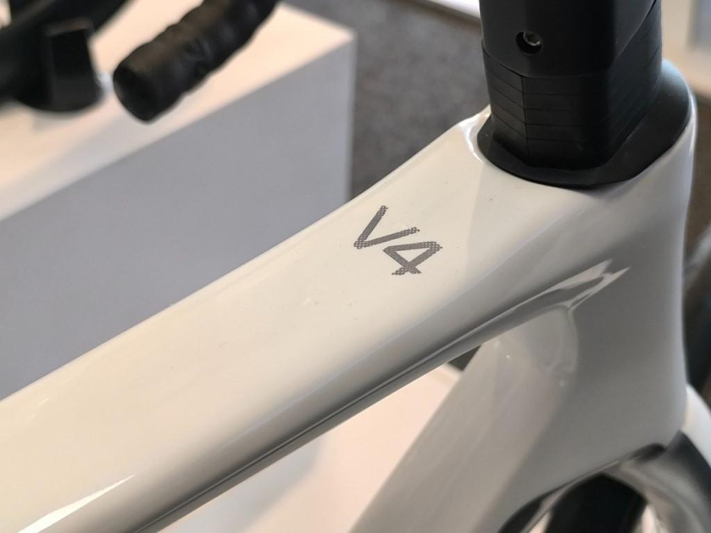 Colnago V4 - 105 R7170 Di2 - VISION SC 45 ITW VDWH 51cm 2026, Overige merken, -, - 0
-, NL, Nieuw