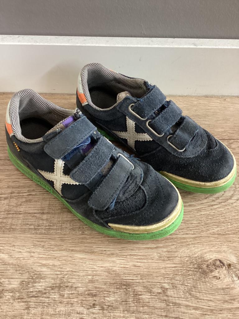 Munich sneakers met oranje detail (31), Gebruikt, Jongen of Meisje, Schoenen, Ophalen of Verzenden