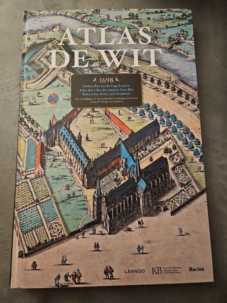 Atlas De Wit - Stedenaflas van de Lage Landen 1698, Boeken, Ophalen, Overige atlassen, 1800 tot 2000, Nederland