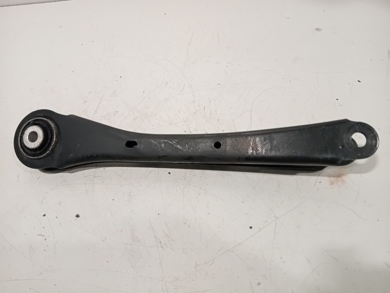 Draagarm links achter Skoda Enyaq, Onderdelen@venauto.nl, Van der Ven Autorecycling B.V., Gebruikt, Ettenseweg 76, 4706 PB Roosendaal, The Netherlands