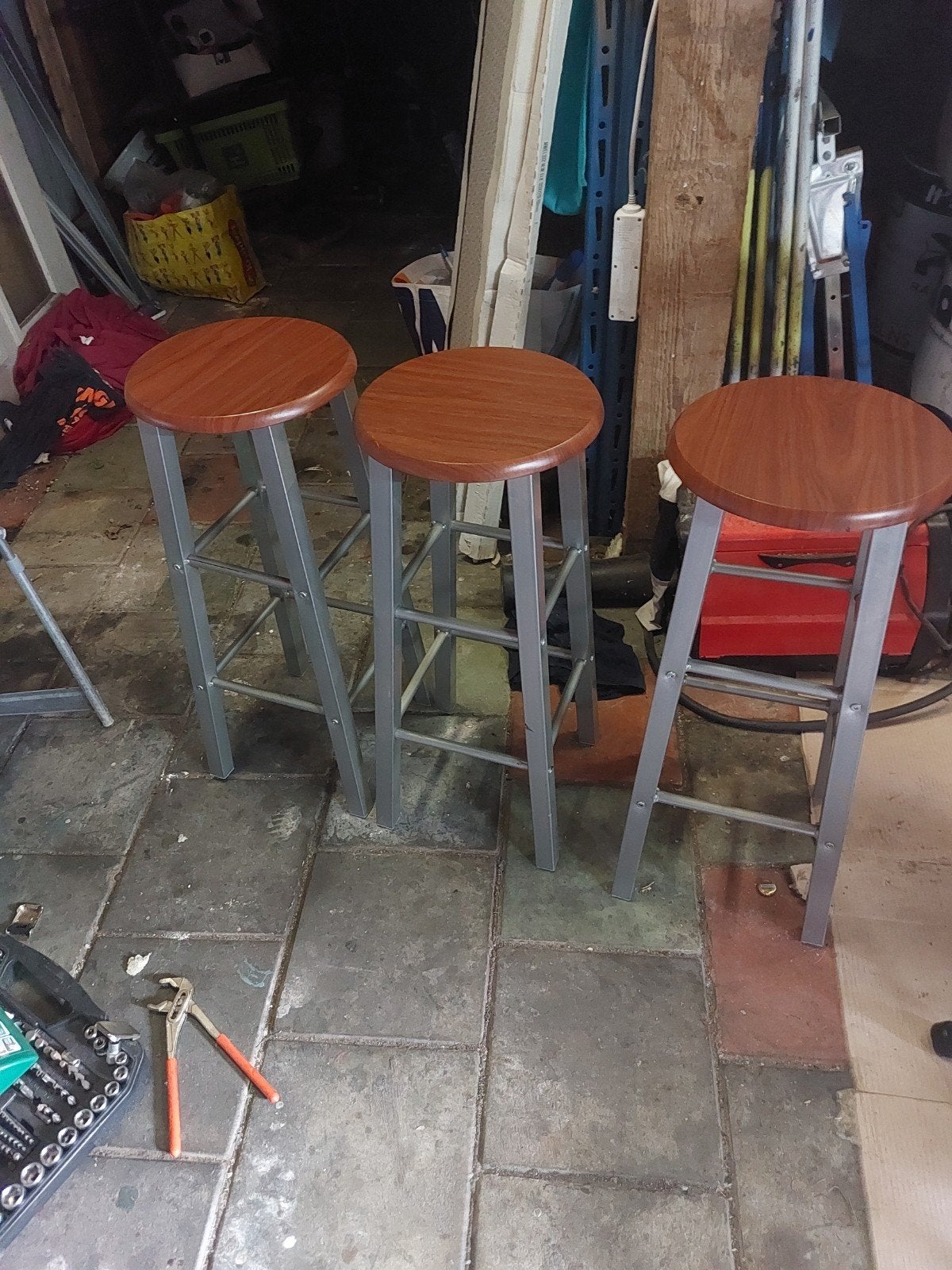 Set van 3 barkrukken met houten zitting en metalen frame, Ophalen, Gebruikt, 60 tot 90 cm