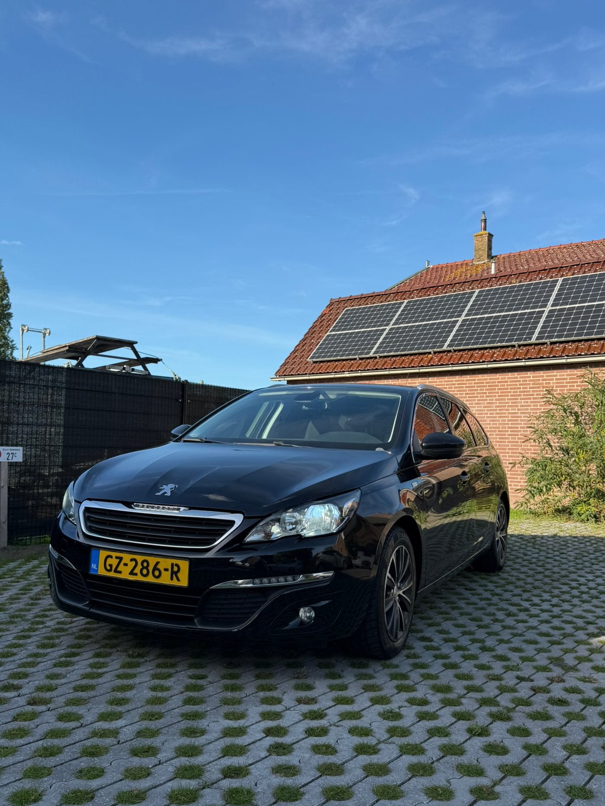 Foto 7 van Peugeot 308 1.2 E-thp 81KW/110PK SW 2015 Zwart
