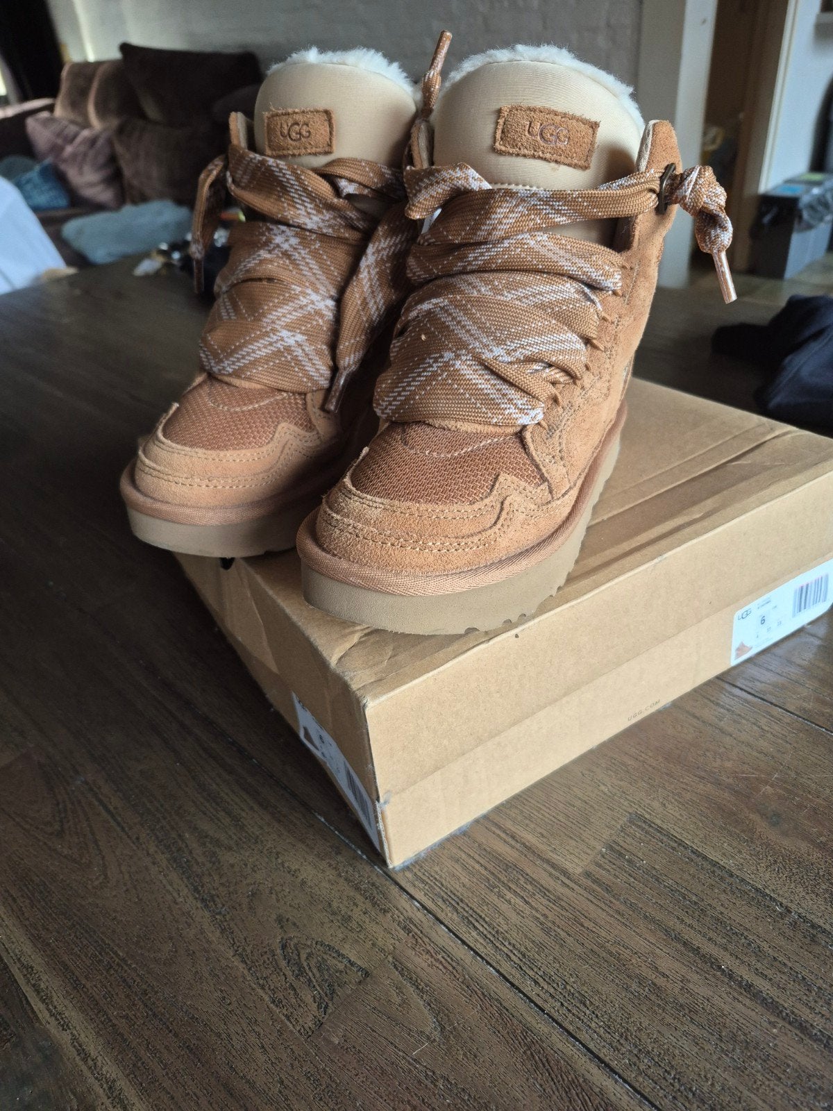 Spik splinter nieuwe UGGS.Maat 37, Kleding | Dames, UGG, Ophalen of Verzenden, Nieuw