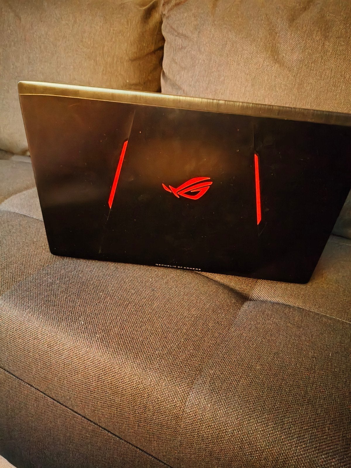 Foto 5 van ASUS Gaming Laptop - i7, 16GB RAM, 1.25TB SSD, IPS HDR