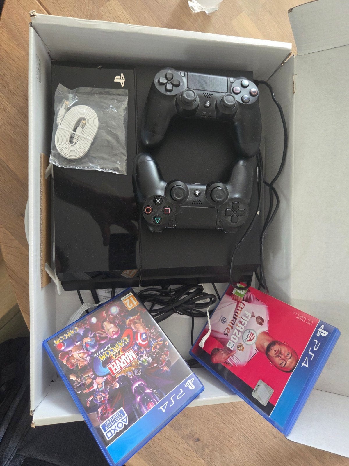 Playstation 4 met 2 controllers en games, Spelcomputers en Games, Spelcomputers | Sony PlayStation 4, Met 2 controllers, Ophalen of Verzenden