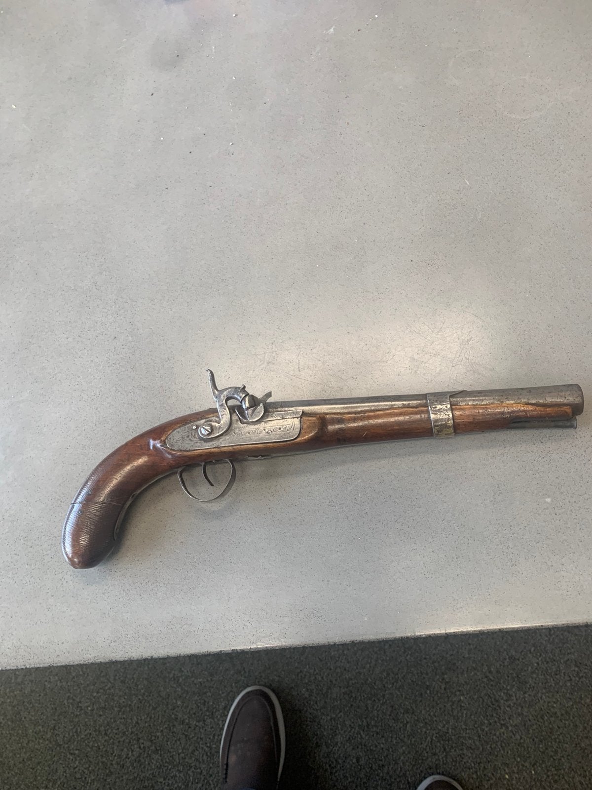 Antiek percussie pistool anno 1800, Ophalen