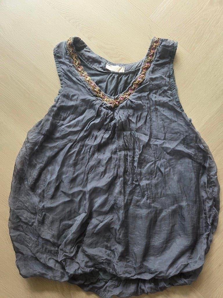 Ambika grijze top One Size, Maat 38/40 (M), Nieuw, Ophalen of Verzenden, Zonder mouw