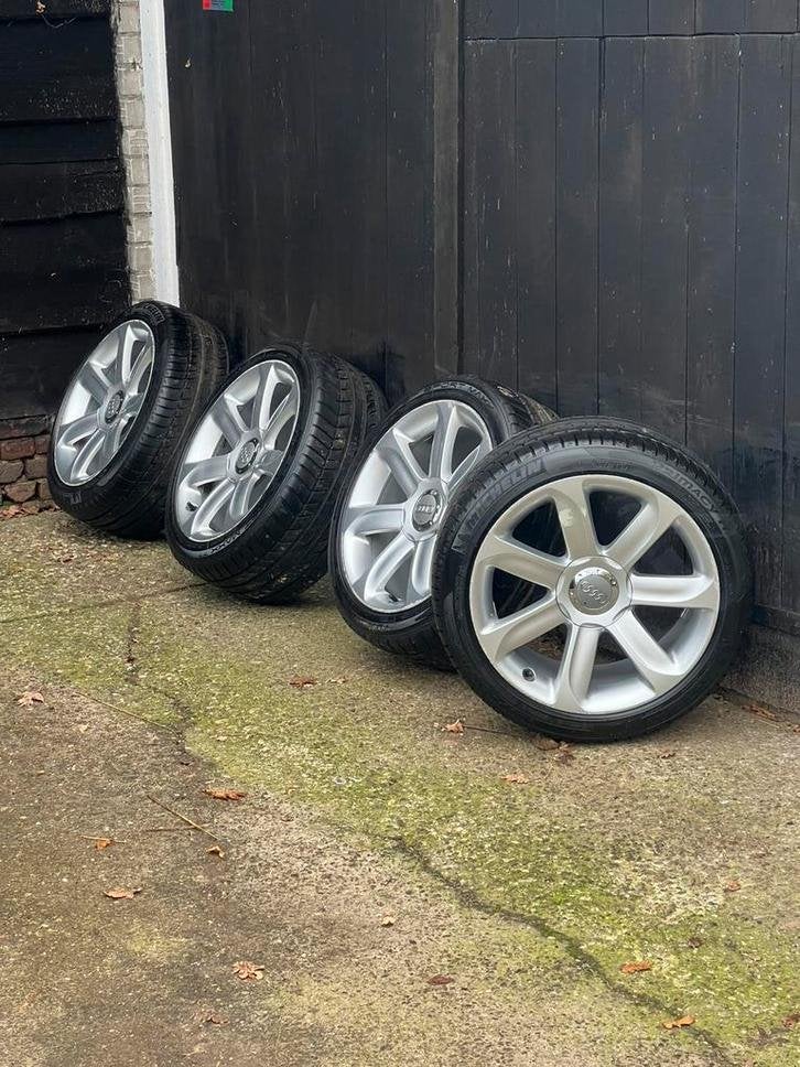 Originele Audi TT velgen Michelin zomer 18? a3 s3 golf caddy, Niet ingevuld, 18 inch, Banden en Velgen, Niet ingevuld