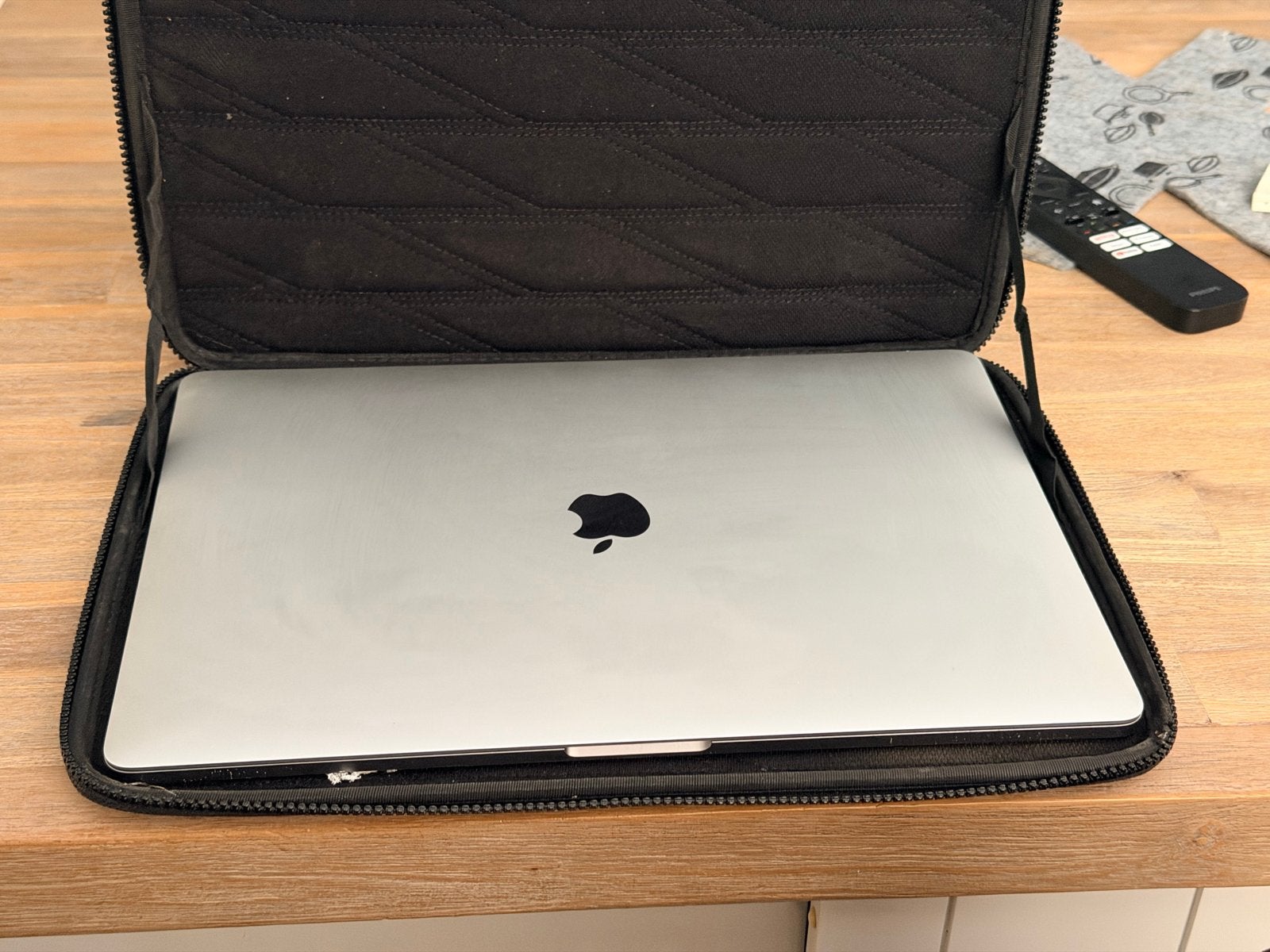 MacBook Pro 16,5 inch i9 32GB RAM 2TB SSD (scherm defect), Computers en Software, MacBook Pro, 1 TB of meer, 32 GB, Overige groottes