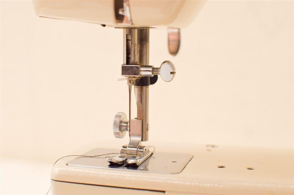 Vendomatic Naaimachine 46120, Hobby en Vrije tijd, Naaimachines en Toebehoren, Ophalen of Verzenden, Nieuw, Naaimachine, Singer