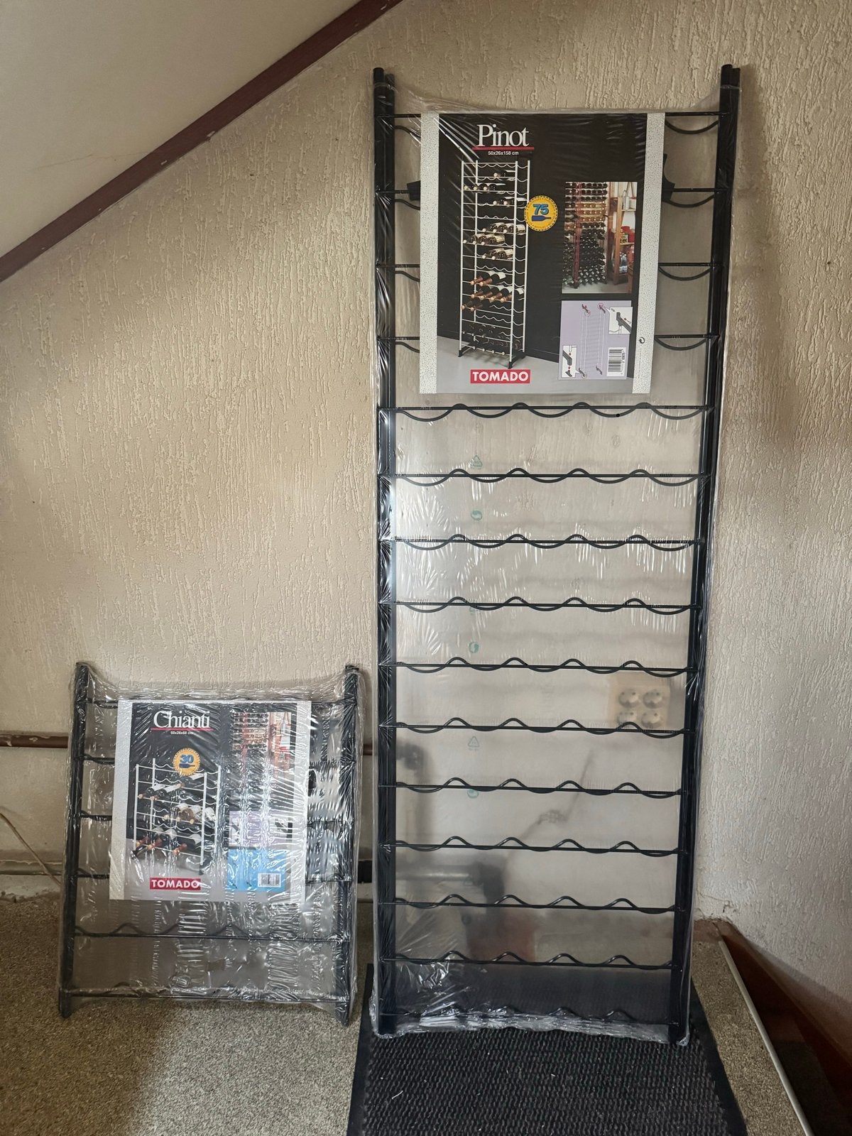 Nieuwe Tomado Wijnrekken (6 x Pinot en 4 x Chianti), Huis en Inrichting, Woonaccessoires | Wijnrekken, Ophalen, Nieuw, Metaal