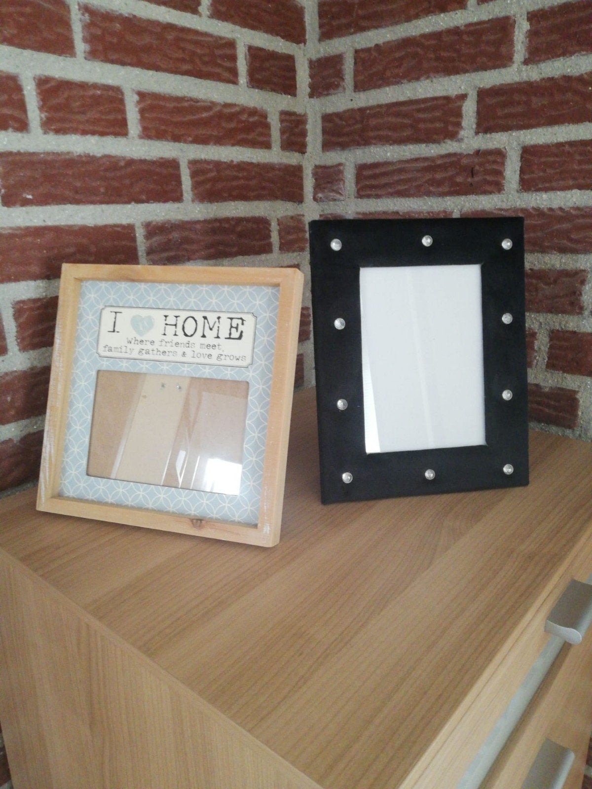 2 fotolijsten: Zwart met steentjes & 'I love Home', Huis en Inrichting, Ophalen, Hangend, Zo goed als nieuw, Fotolijst