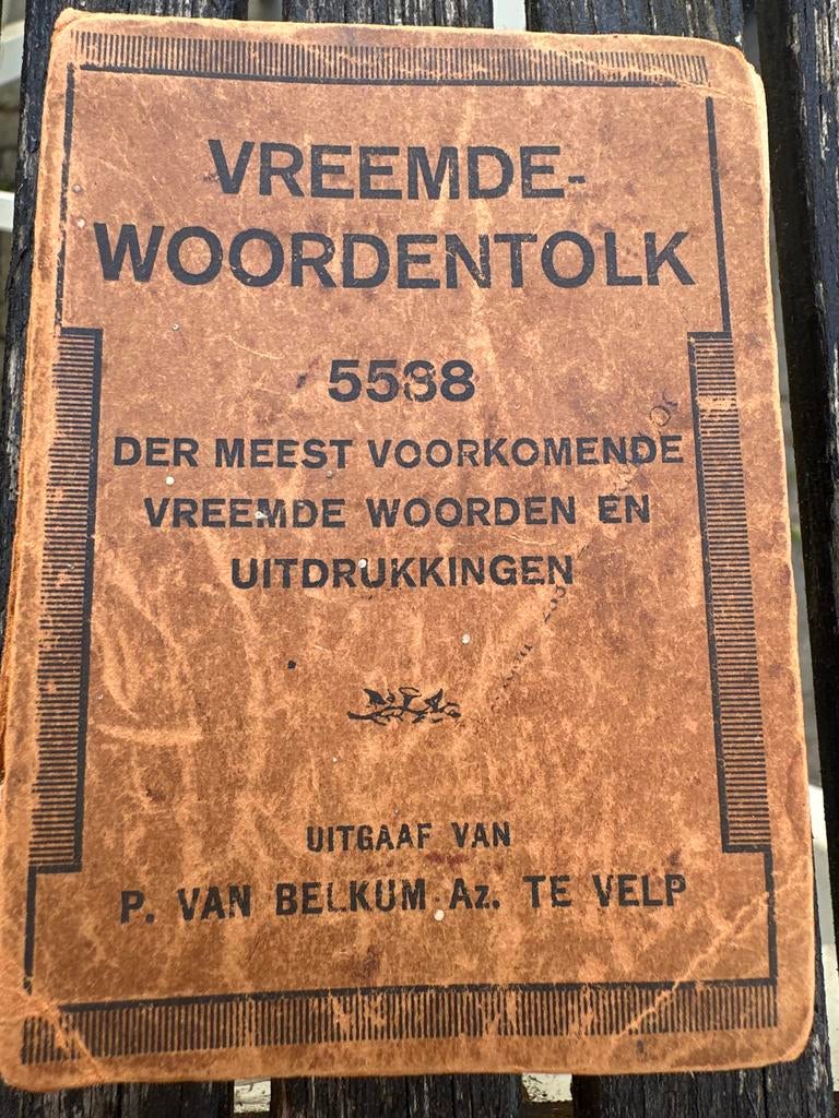 Vreemde-Woordentolk - P. Van Belkum Az. - Derde Druk, Ophalen of Verzenden, Gelezen, Overige uitgevers, Nederlands