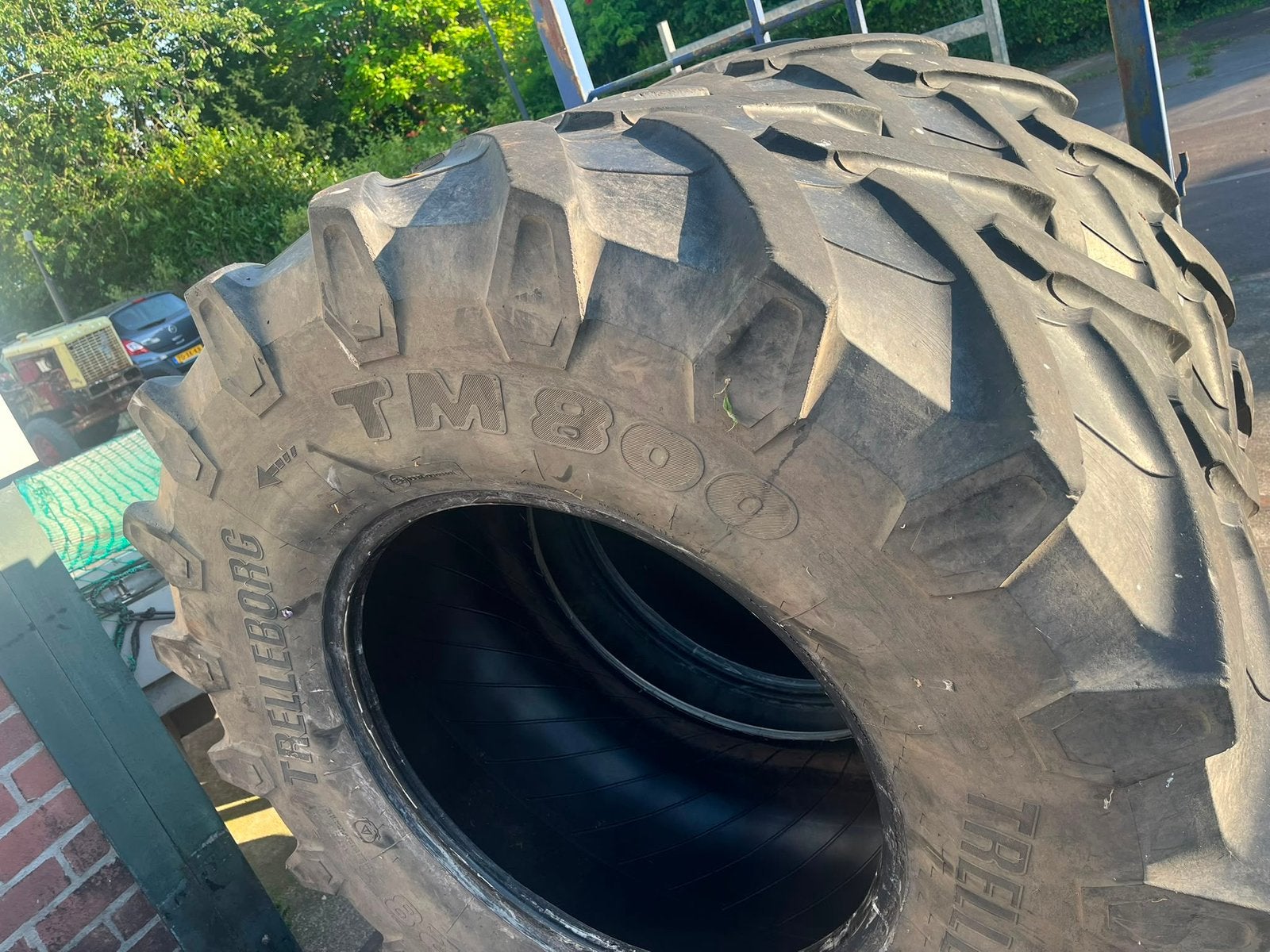Banden 600/65 R28 Trelleborg Tm 800, Ophalen