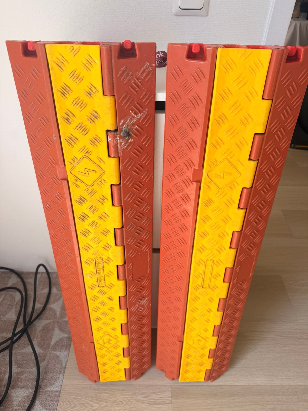 2 Stuks Kabeldrempel / kabelbrug 2 kanalen rood, Ophalen, -, -, Overige typen