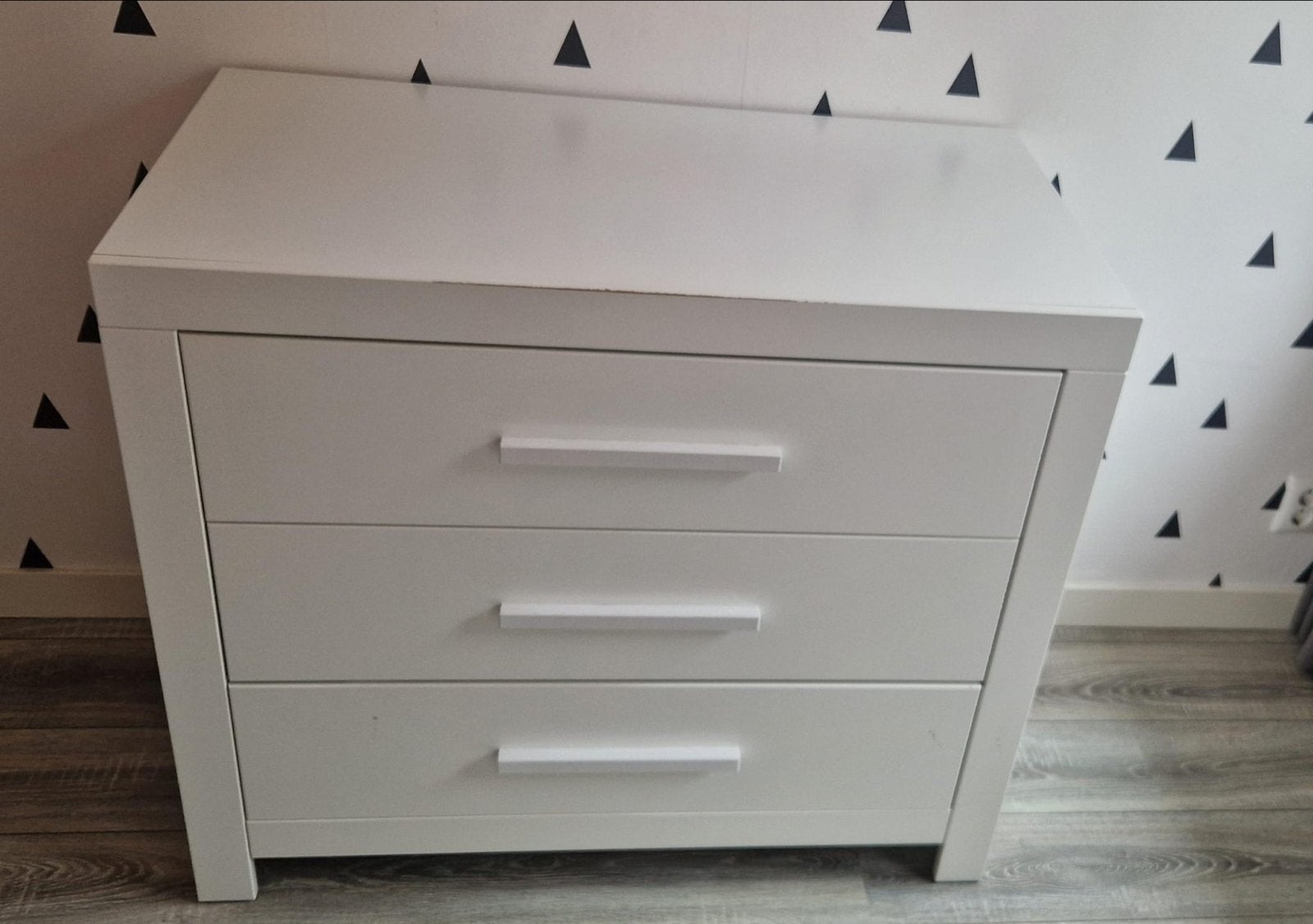 Witte commode met 3 lades & kledingkast, Kinderen en Baby's, Kinderkamer | Commodes en Kasten, Ophalen, Gebruikt, Minder dan 75 cm