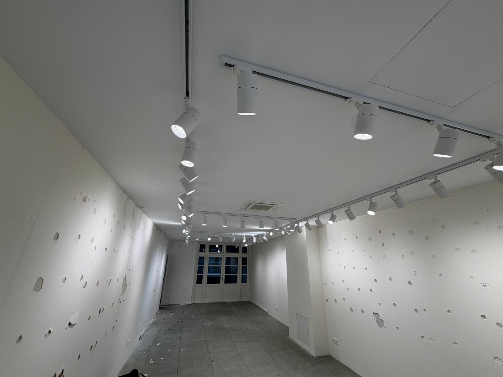 Grote 3 fase lichtrail voor winkel/bedrijf/huis, Huis en Inrichting, Lampen | Spots, Ophalen, LED, Railspot, Verstelbaar