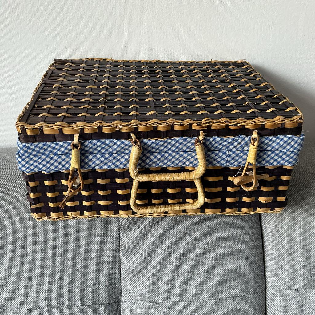 Vintage picknickmand met blauw-wit geruite voering, Ophalen of Verzenden, Gebruikt, Zonder inhoud