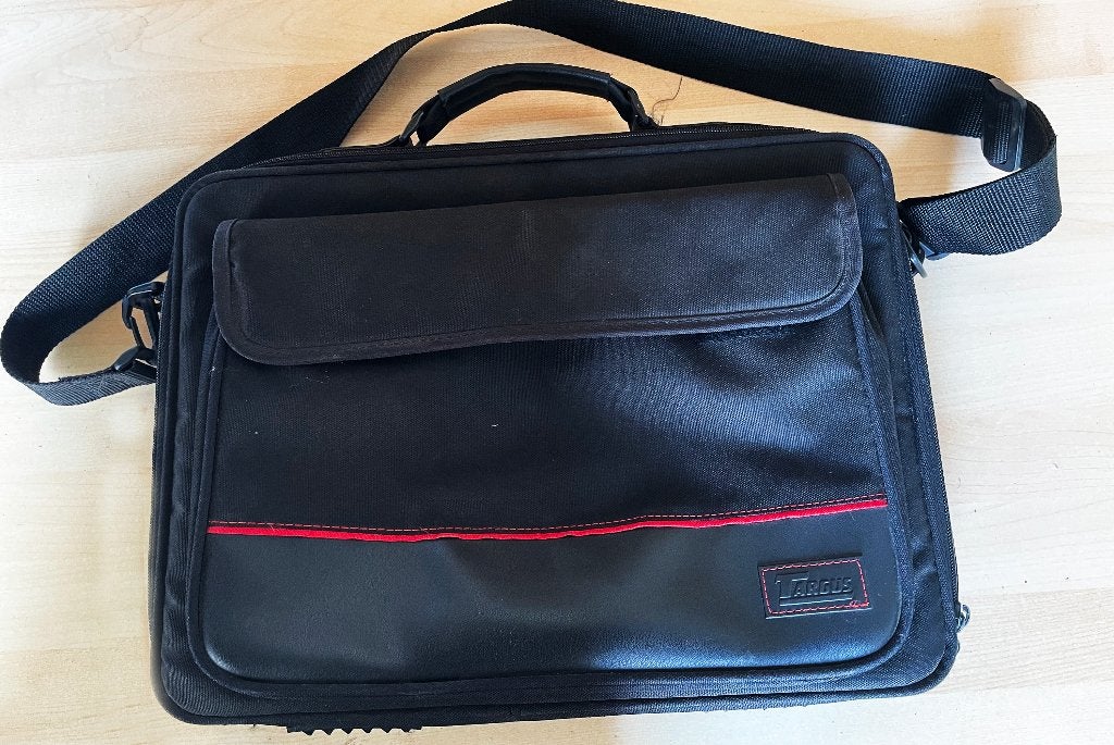 LAPTOP TAS A'DAM OUD WEST €5, Ophalen, 15 inch, 2 tot 3 Ghz
