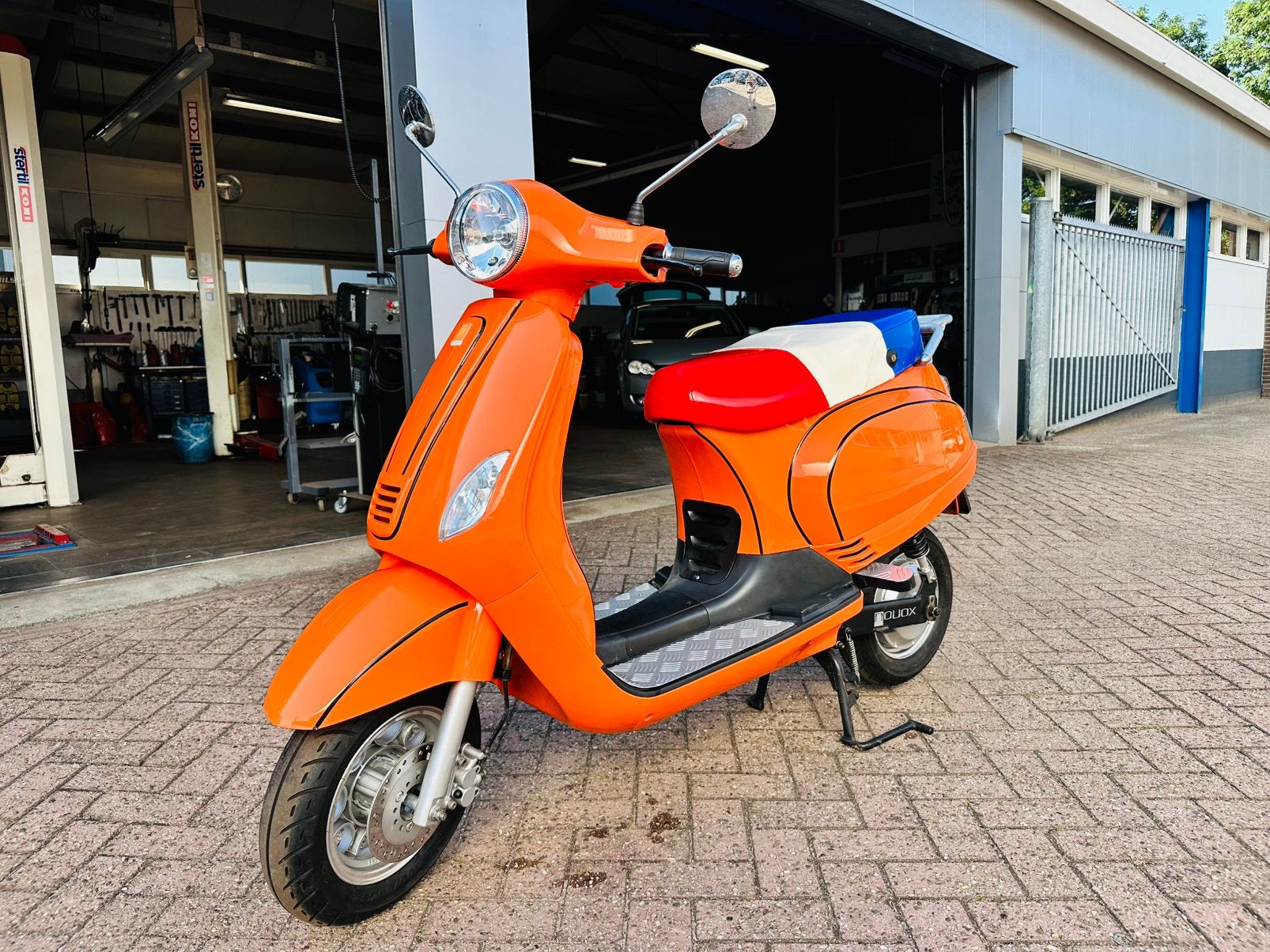 Oranje elektrische scooter Novox C50, Novox, Elektrisch, Ophalen of Verzenden, Zo goed als nieuw