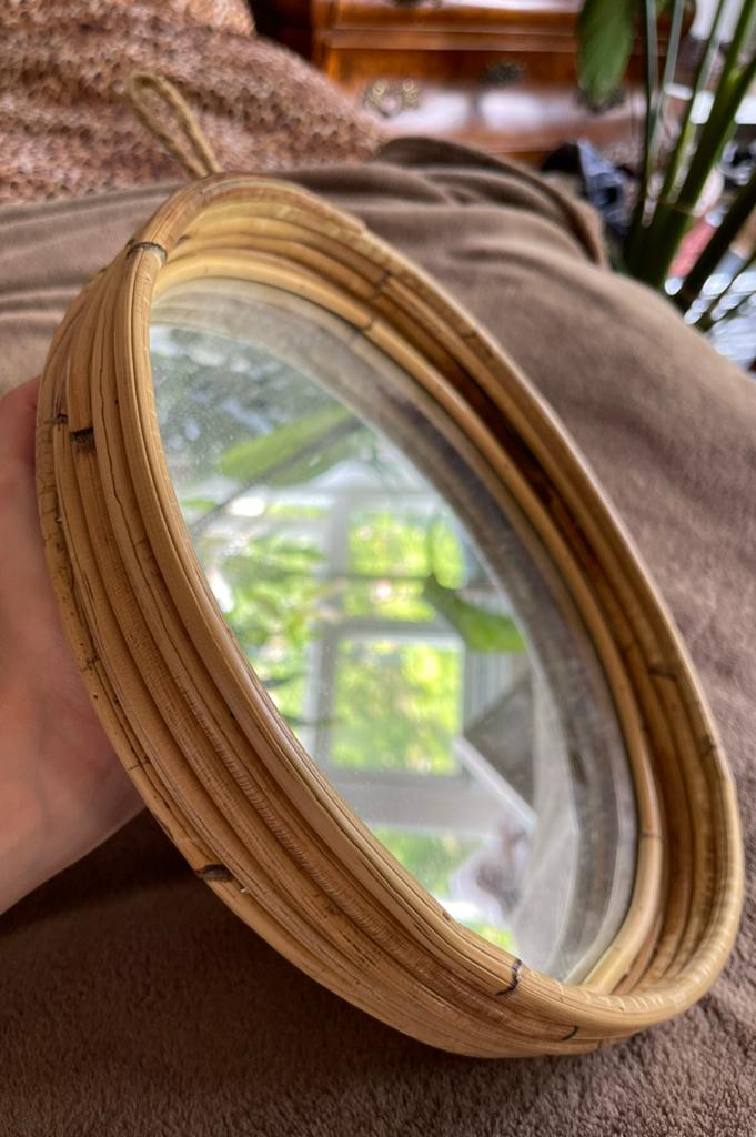 Schattig bamboe spiegeltje, Ophalen, Minder dan 50 cm, Rond, Zo goed als nieuw