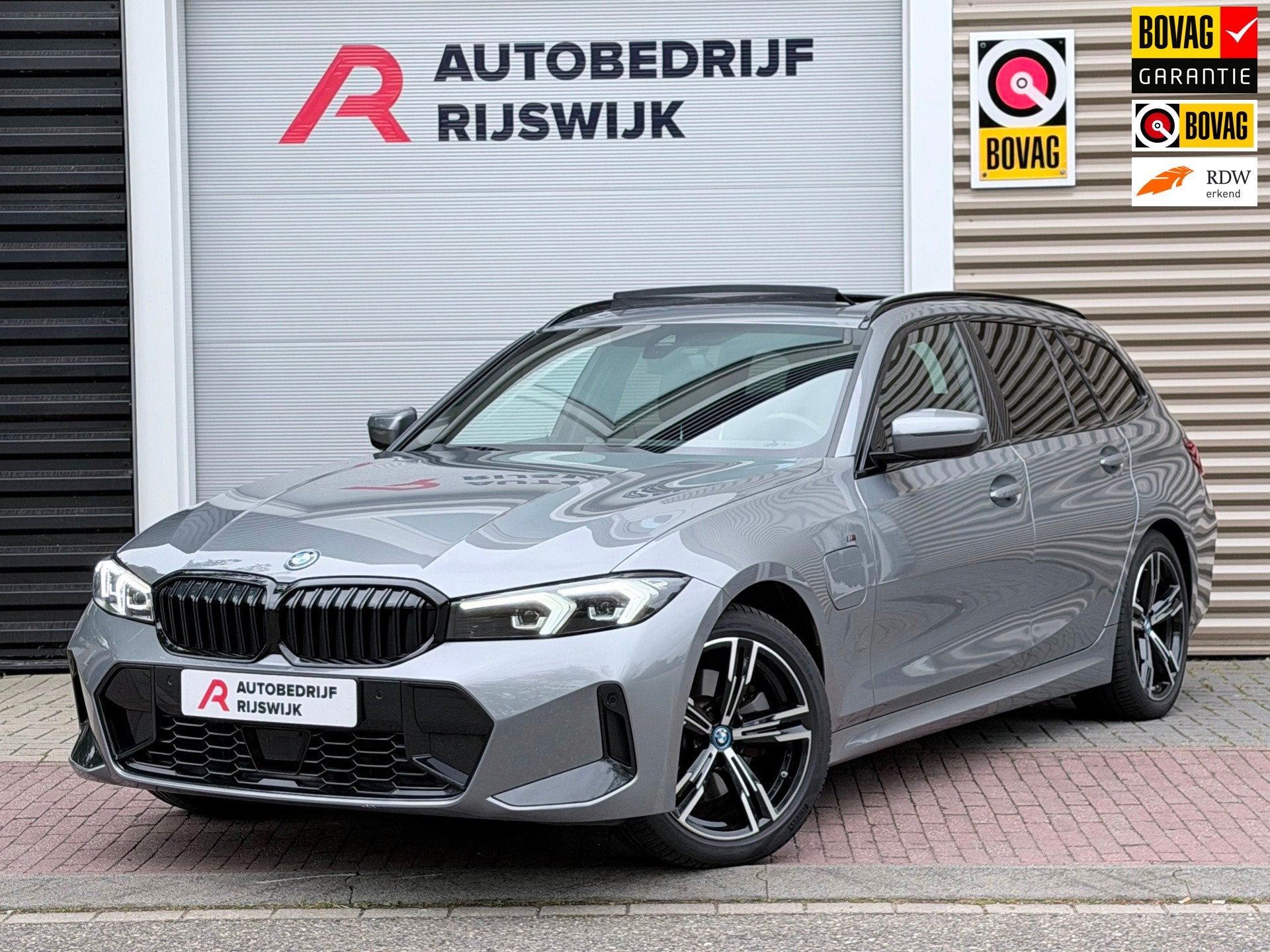 BMW 3-serie Touring 320e Pano/Camera/Trekhaak, Gebruikt, Euro 6, 4 cilinders, 163 pk