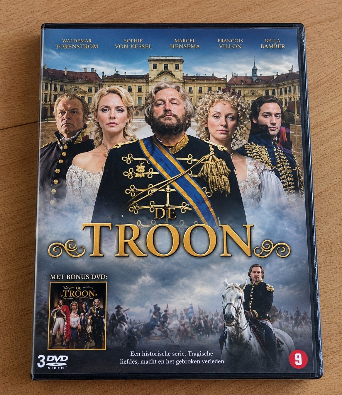 De Troon (nieuw), Alle leeftijden, Ophalen of Verzenden, Zo goed als nieuw, Komedie