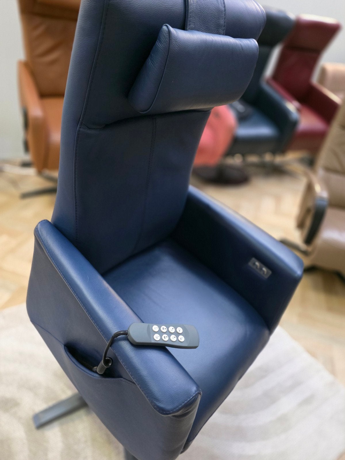 Prominent toscana sta op stoel leer blauw relax fauteuil j, Huis en Inrichting, Fauteuils, Minder dan 75 cm, Ophalen of Verzenden