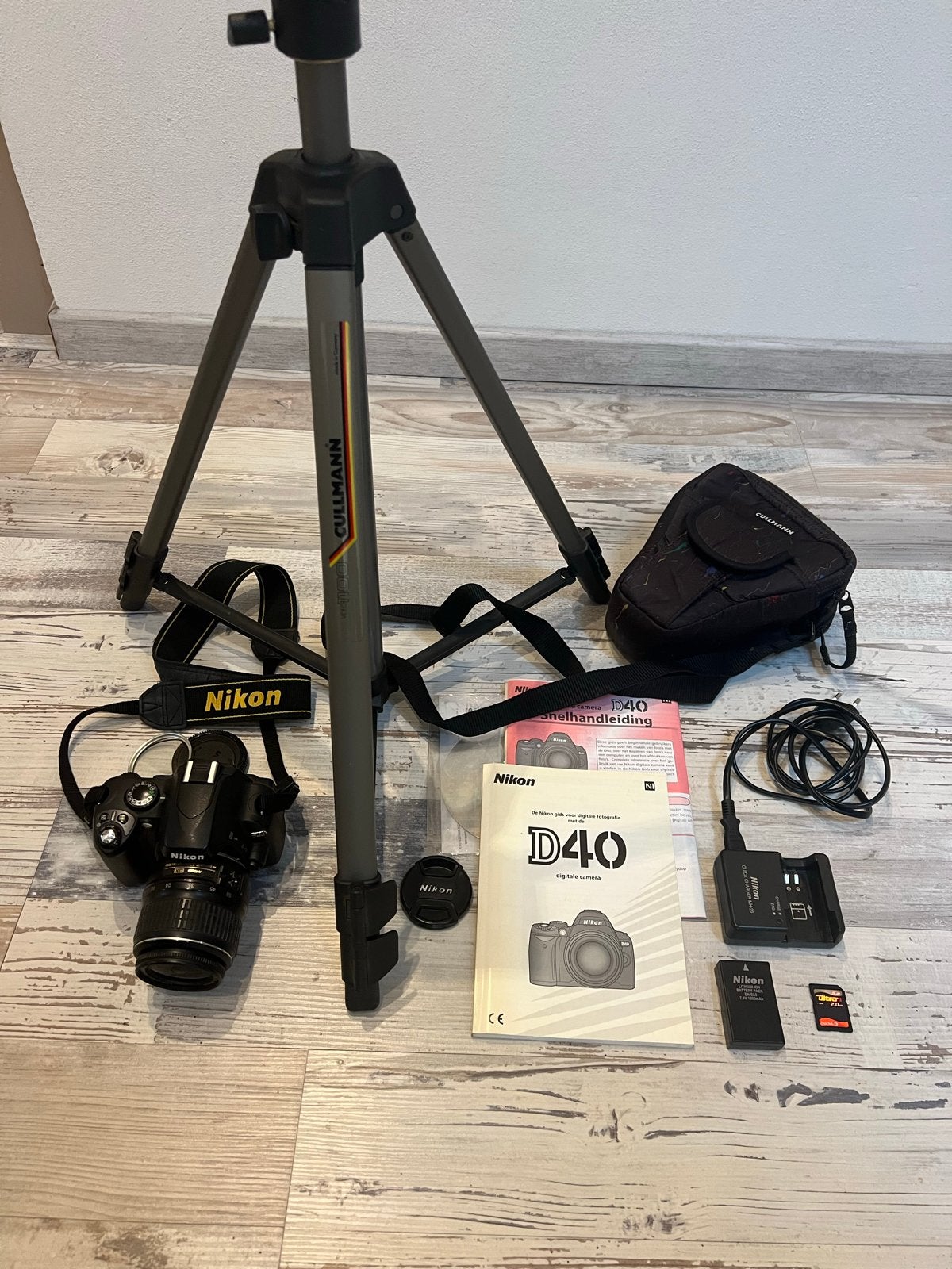Nikon D40 spiegelreflexcamera met accessoires, Ingebouwde flitser, Gebruikt, Spiegelreflex, Ophalen of Verzenden