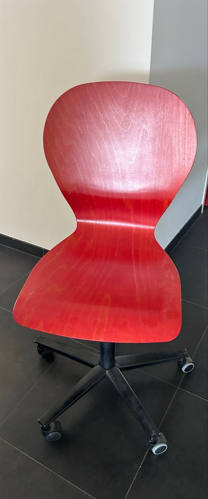 GRATIS Martin Stoll Bureaustoel - Ergonomisch en Stijlvol, Ophalen, Gebruikt, Bureaustoel, Rood