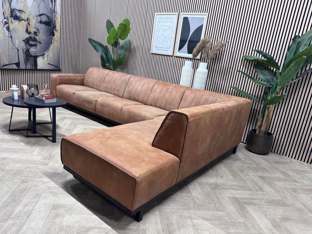 ZGAN De Bommel Cognac Hoekbank Microleer - 360 x 230, Huis en Inrichting, Banken | Bankstellen, -, -, Hoekbank, 300 cm of meer