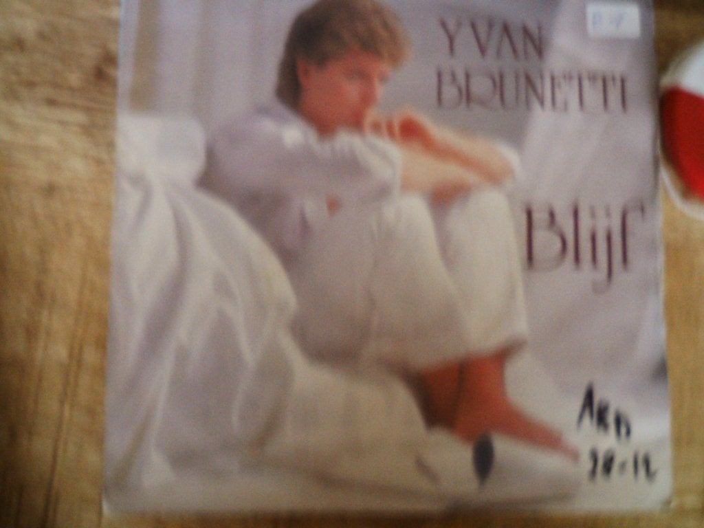 yvan brunetti - blijf // meisje van de zee  15a, 7 inch, Ophalen of Verzenden, Zo goed als nieuw, Fotohoes