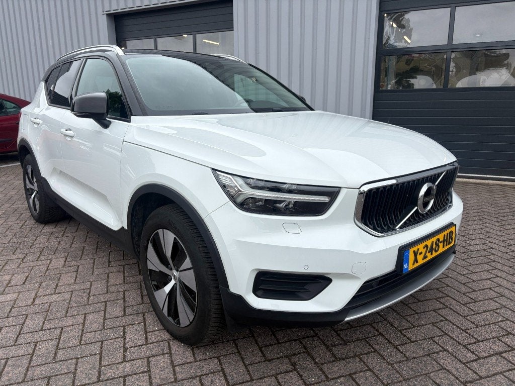 Volvo XC40 1.5 T5 Recharge Momentum Trekhaak I Camera I All-, Auto's, Euro 6, 1712 kg, Met garantie (alle), Wit