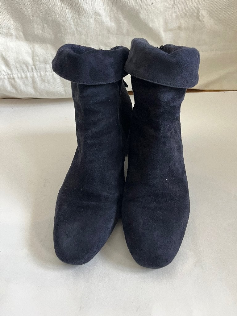Donkerblauwe suède enkellaarsjes - amper gedragen, Kleding | Dames, Blauw, Lage of Enkellaarzen, Lamica, Ophalen of Verzenden