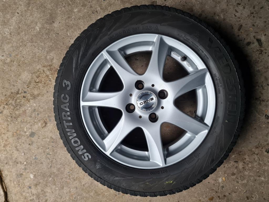 Set Enzo lichtmetalen velgen met winterbanden, Auto-onderdelen, Banden en Velgen, Ophalen, Gebruikt, 15 inch, Velg(en)